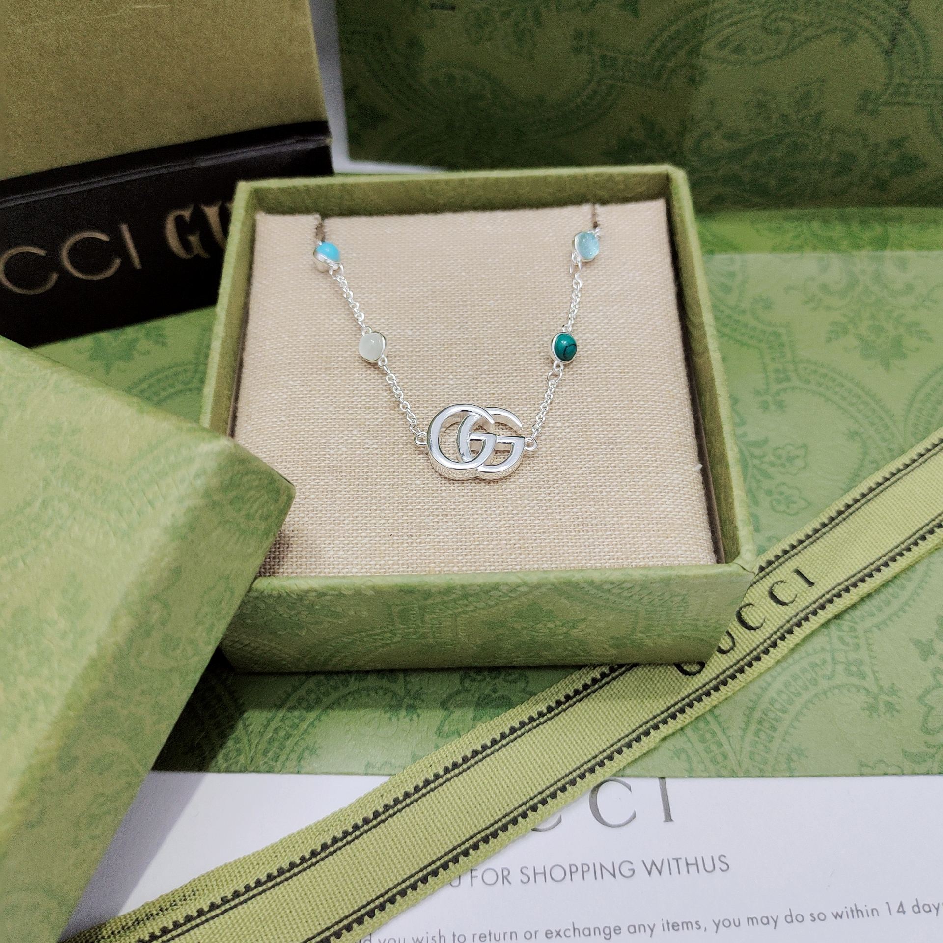 GUCCI-Mother of Pearl Double G Bracelet