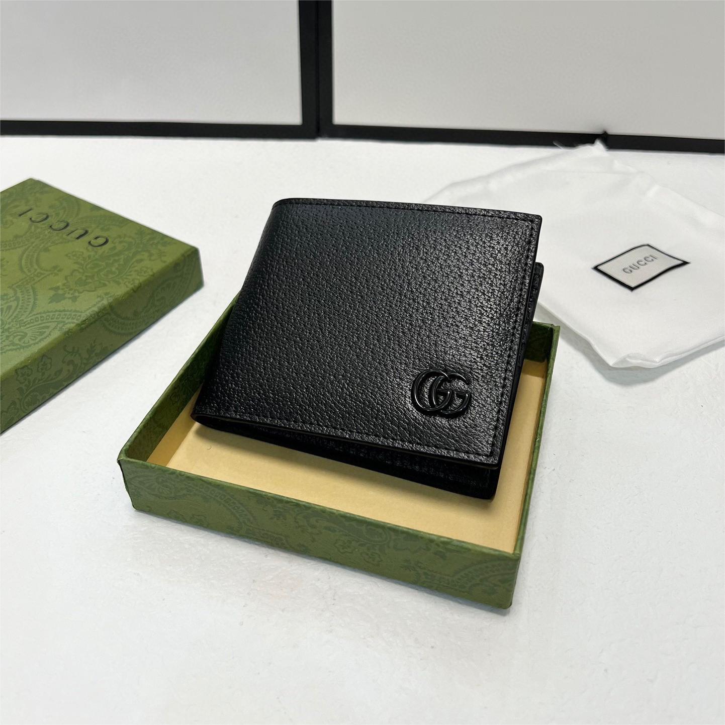 GUCCI-Marmont series leather double fold wallet