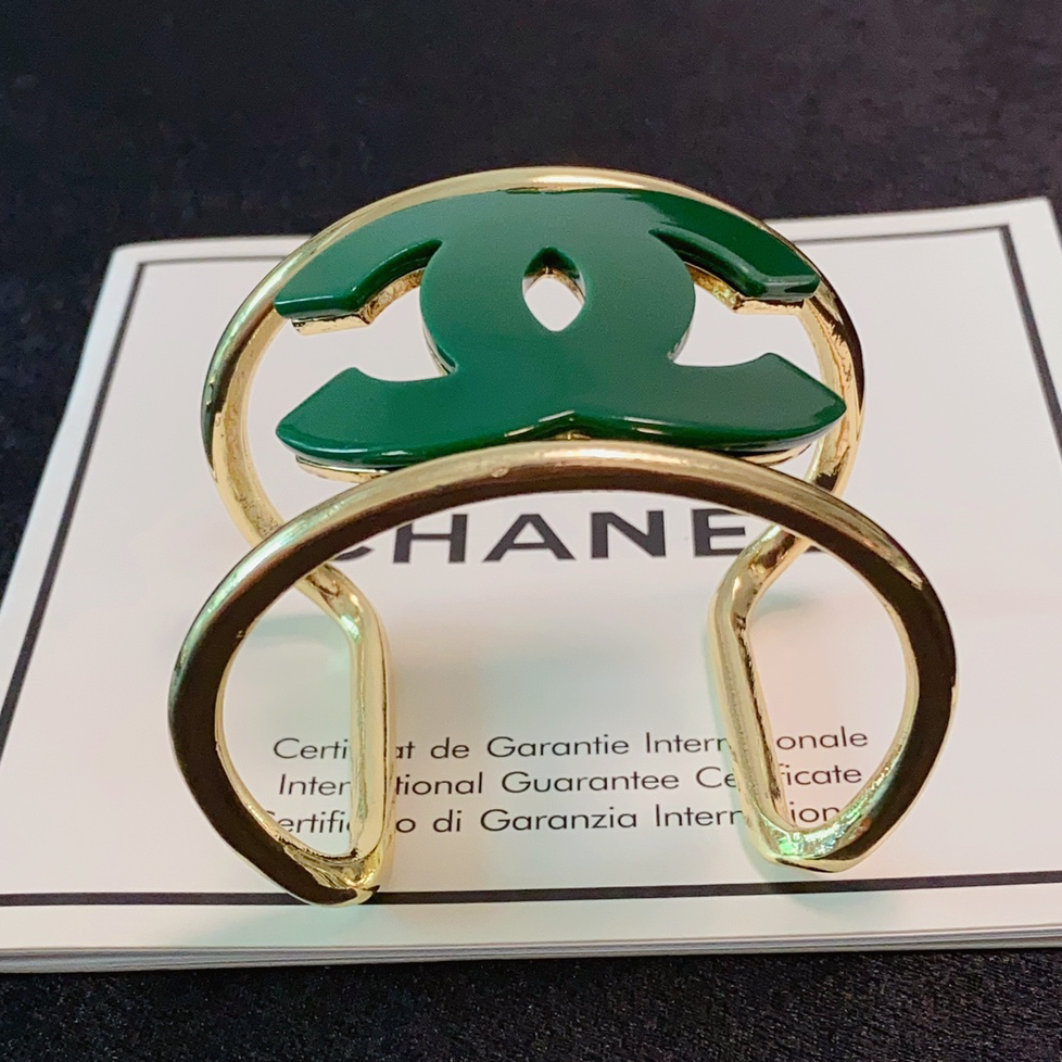 CHANEL - Logo Bracelet