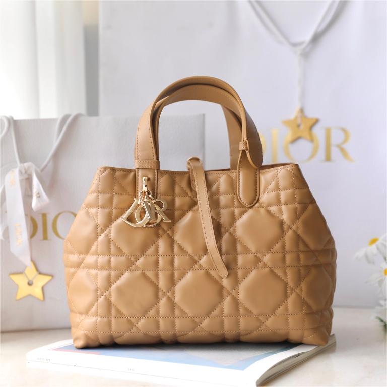 Dior-Medium size Toujours handbag