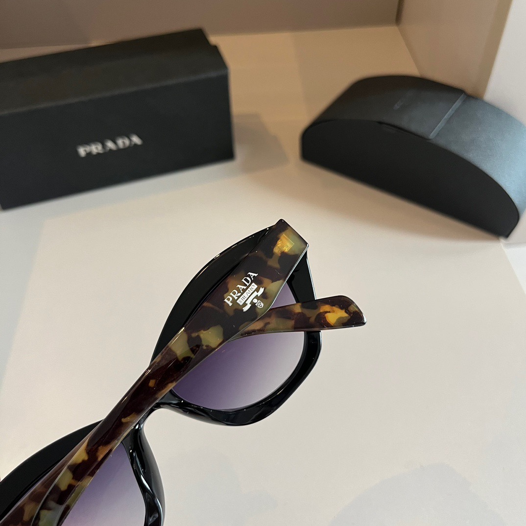 Prada-angular cat eye cool style sunglasses