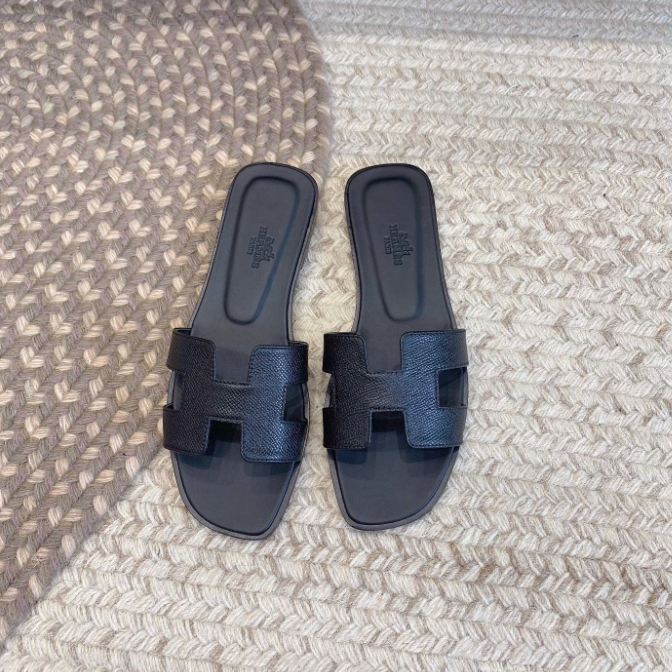 Hermes-Kelly Buttoned Slippers