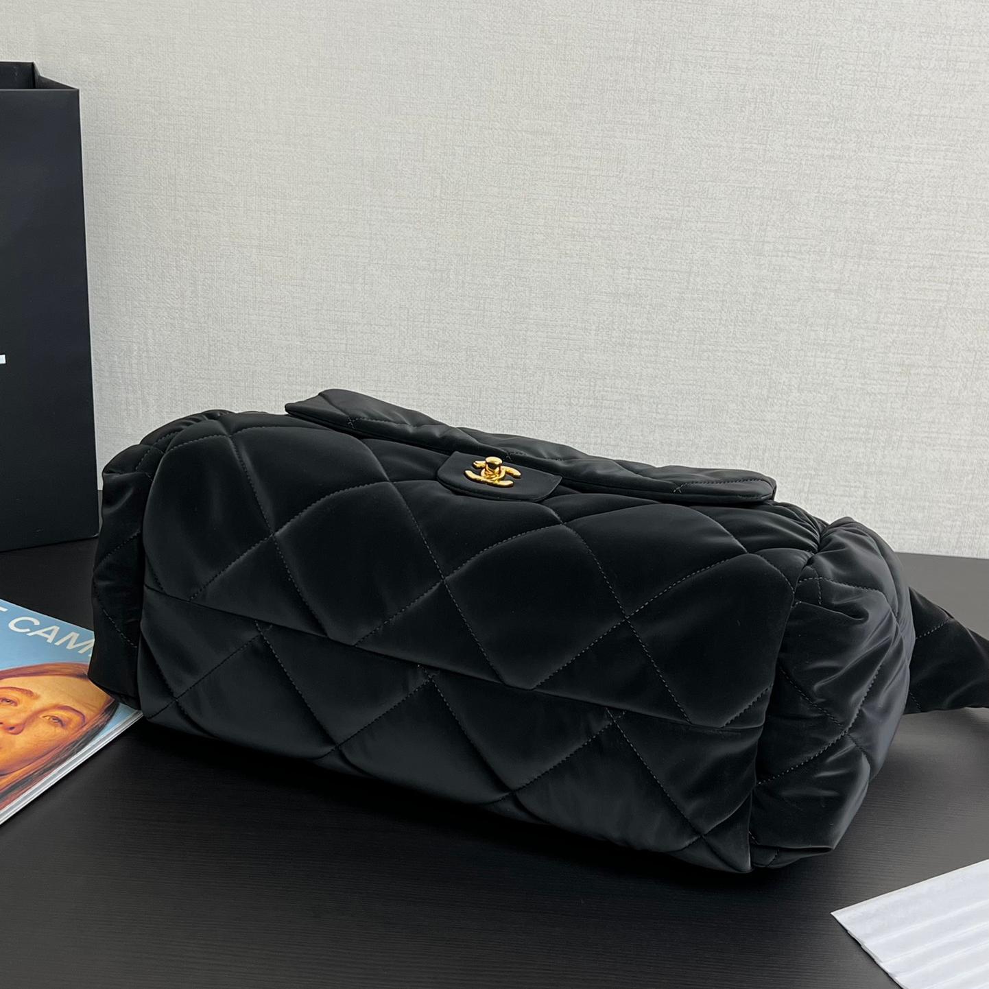 Chanel- Ski Collection