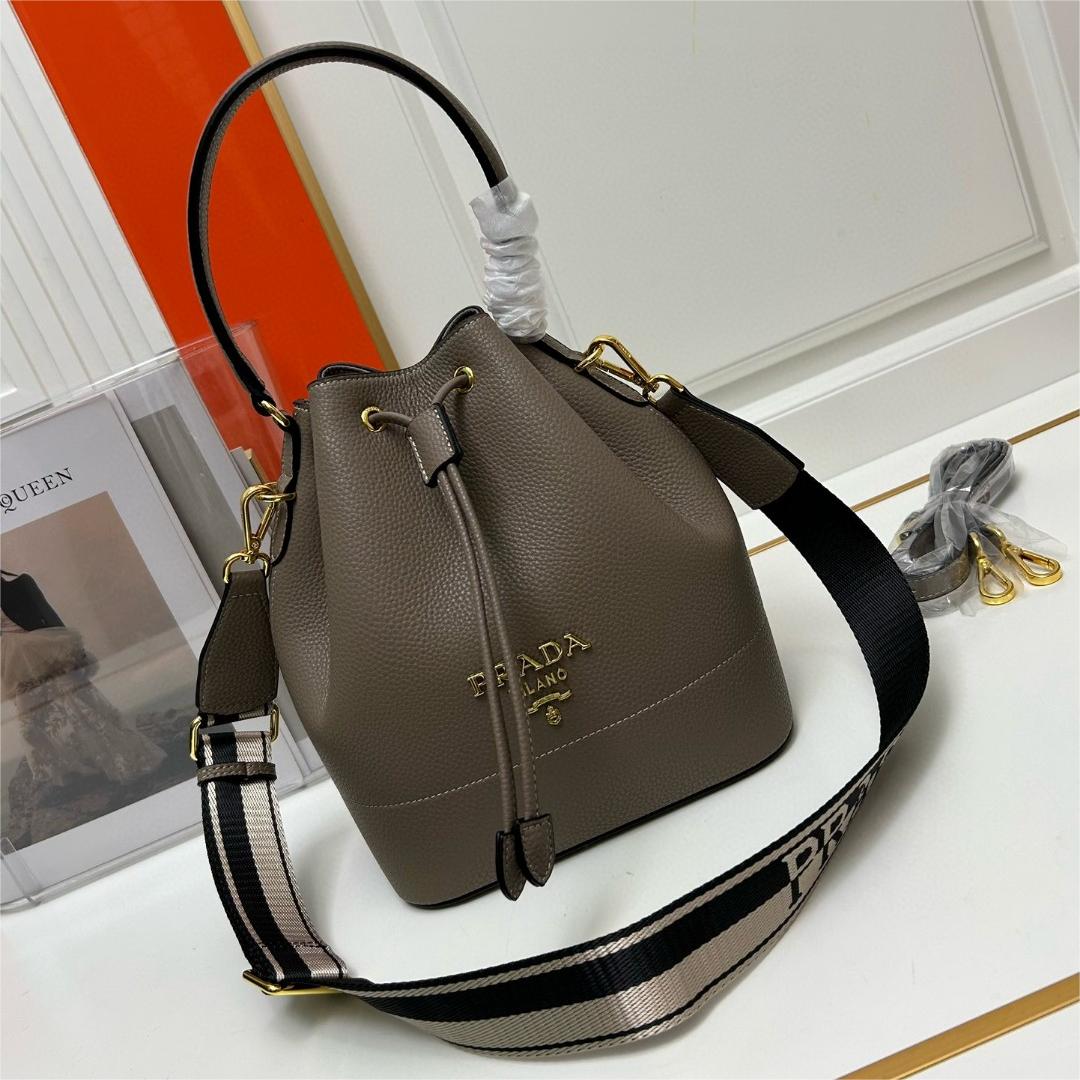 Prada-Calfskin lychee pattern