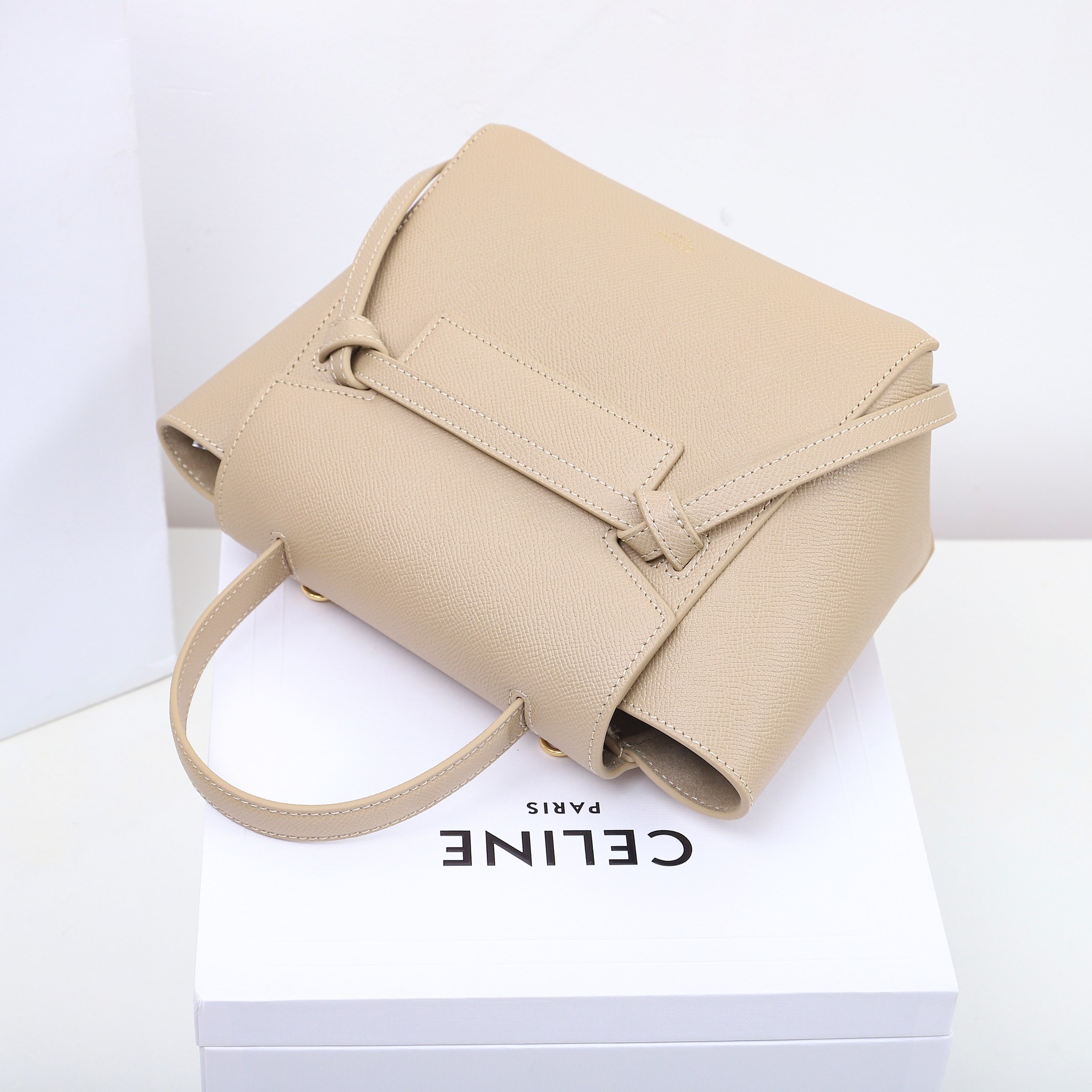 Celine-BELT NANO grain cowhide handbag  Light gray brown