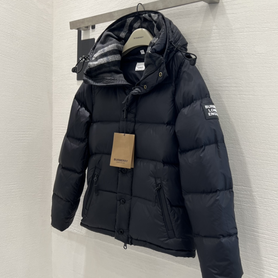 Burberry - Long-sleeved Down Jacket with Detachable Sleeves