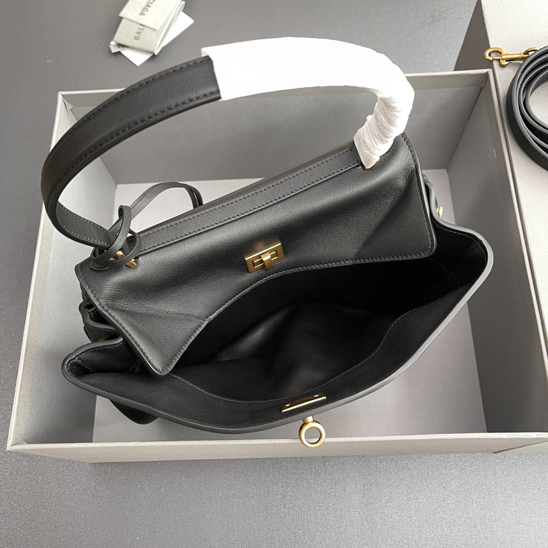 Balenciaga-rodeo bag