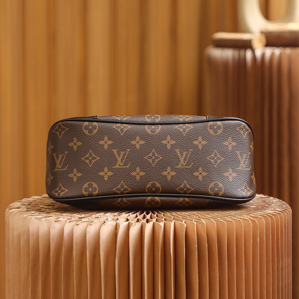 LV-𝐁𝐎𝐔𝐋𝐎𝐆𝐍𝐄-m45831