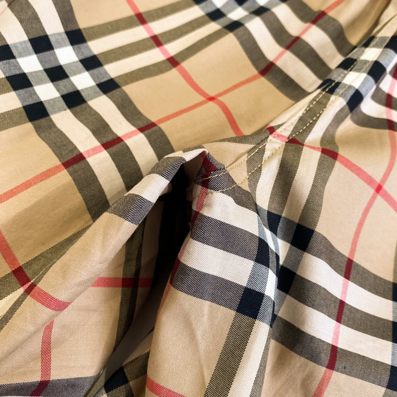 Burberry - Check Print Loose Elastic Waist Straight Cut Shorts