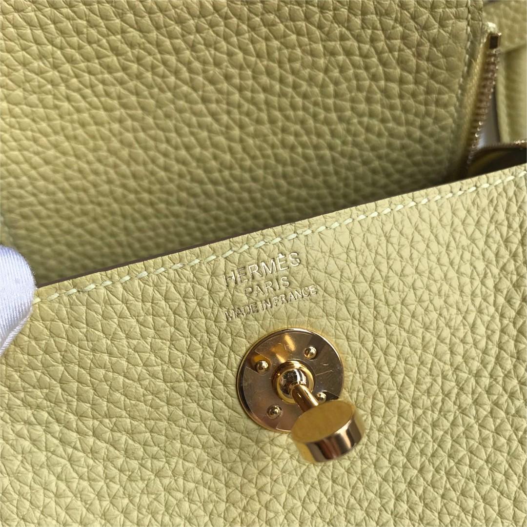 Hermes-Mini Lindy 19cm Hand sewn Imported Taurillon Clemence Leather Chicken Golden Buckle