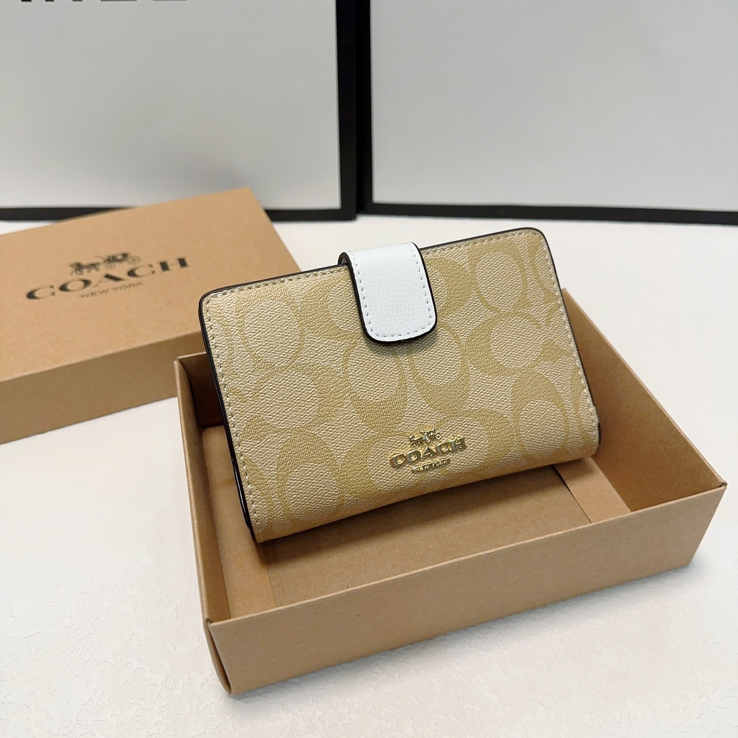 COACH - Printed Compact Wallet