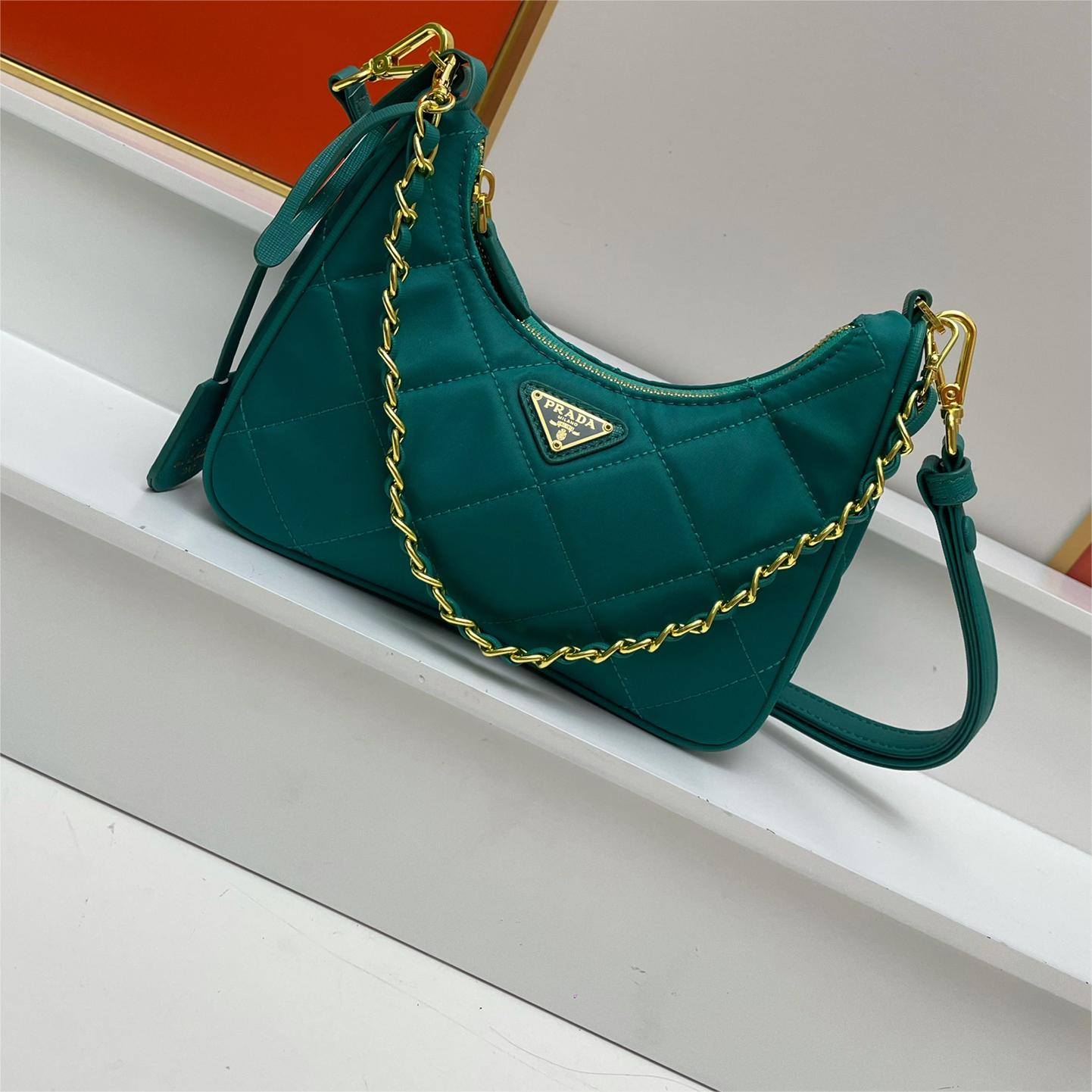 Prada-Handheld Nylon Hobo Underarm Bag