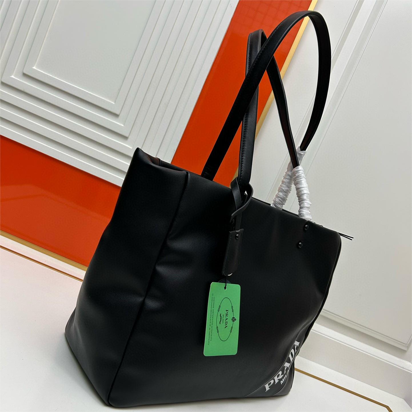 Prada-Tote shopping bag