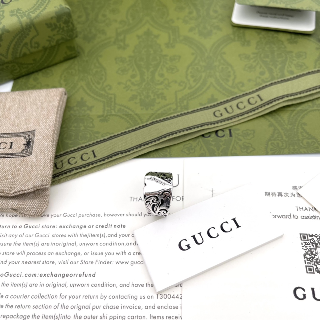 GUCCI-Love Silver Ring