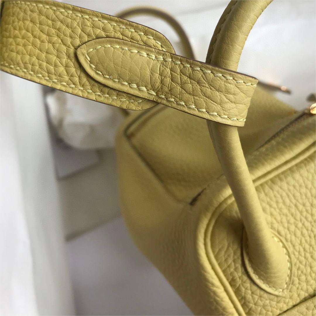 Hermes-Mini Lindy 19cm Hand sewn Imported Taurillon Clemence Leather Chicken Golden Buckle