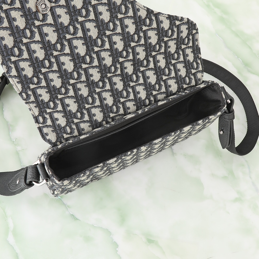 Dior-Saddle messenger bag