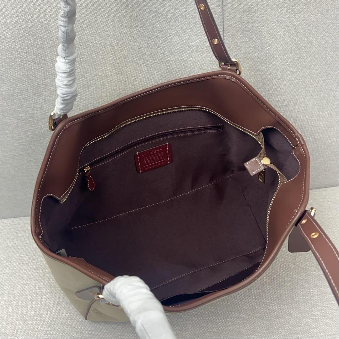 Coach-Tote bag shoulder bag