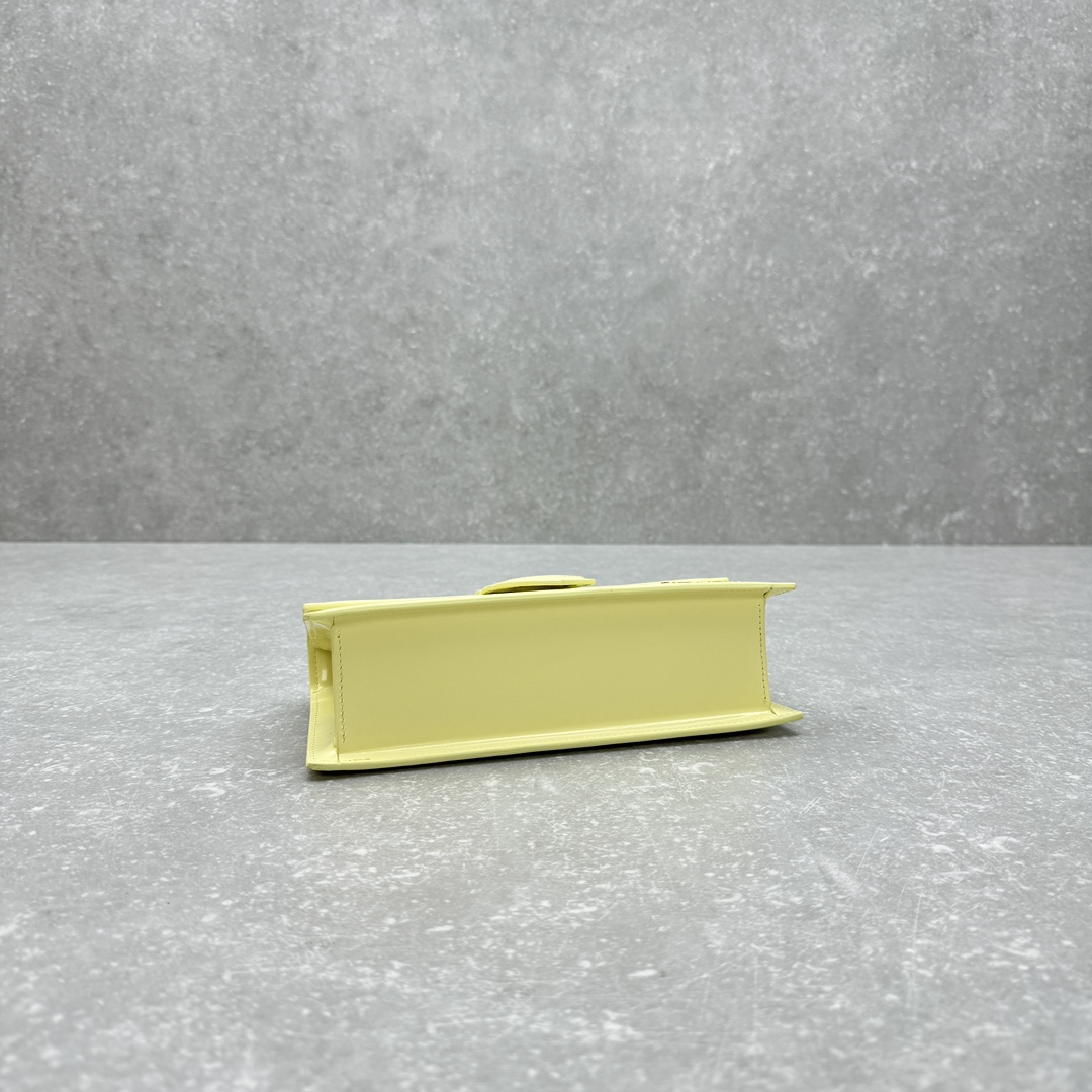 Jacquemu-Bamnino's new crossbody bag