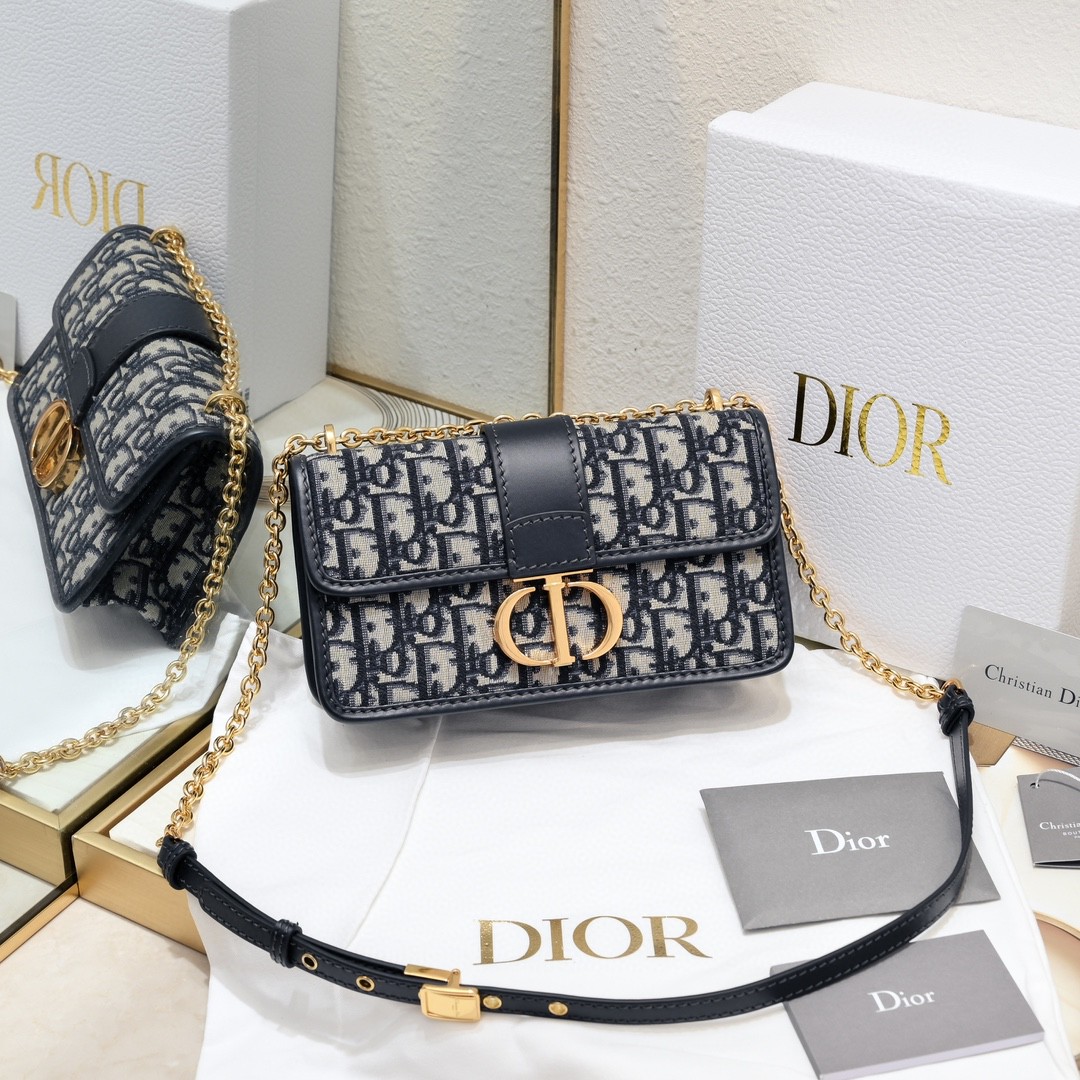 Dior-  Montaigne