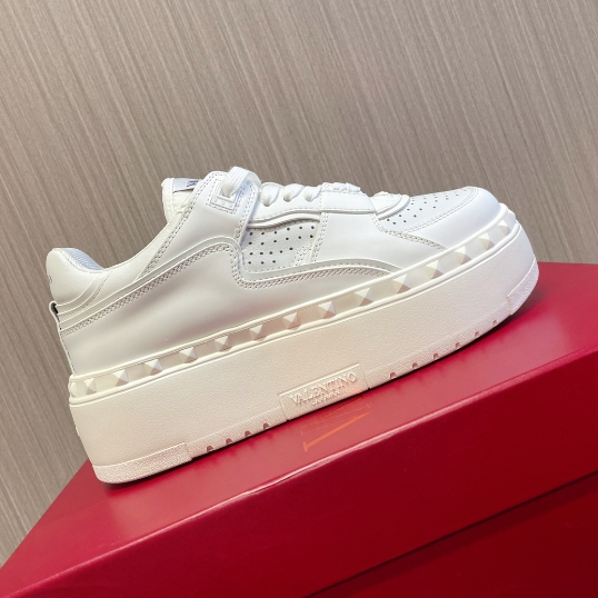 Valentino-Thick Soled White Shoes With Increased Height