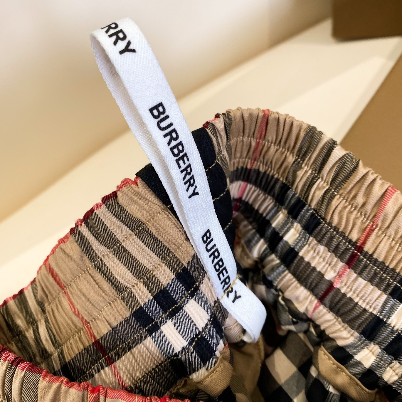 Burberry - Check Print Loose Elastic Waist Straight Cut Shorts