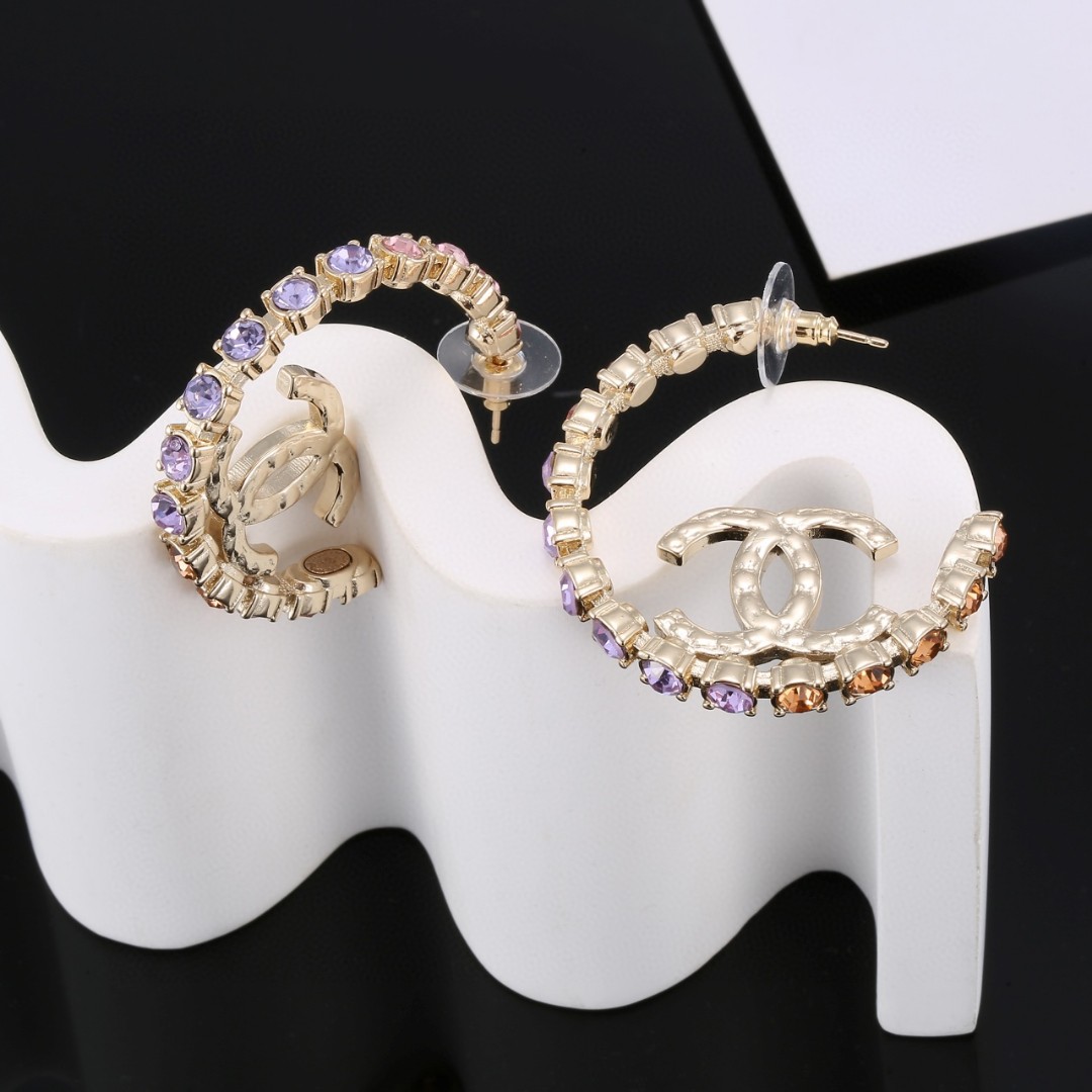 Chanel-Half circle earrings made of brass material