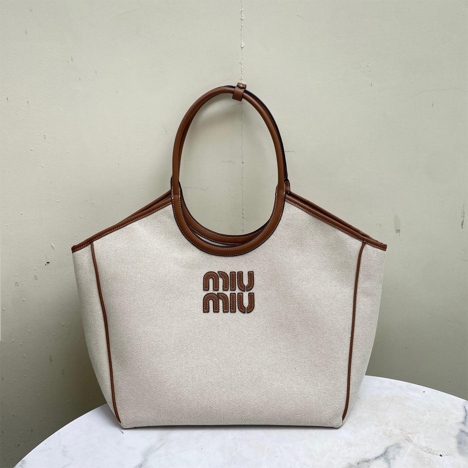 MIU MIU-isetan popup ivy