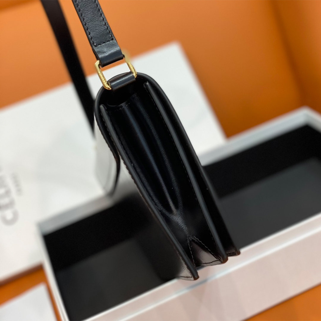 CELINE-trapeze triomphe