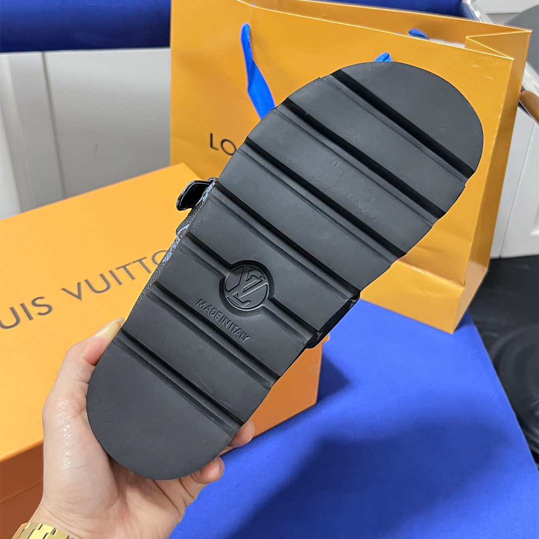 LV-wrap-around slippers