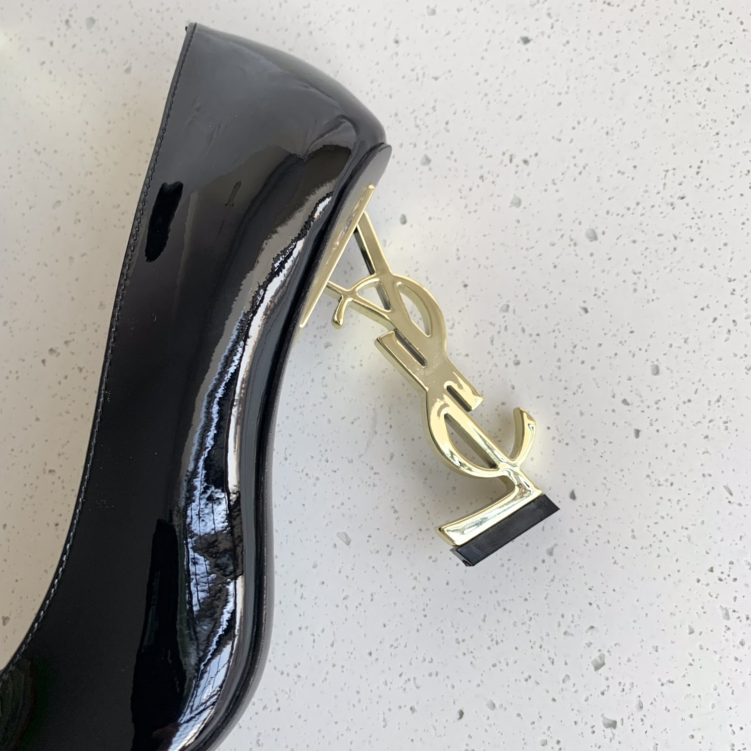 YSL-Fashionable logo and high heels