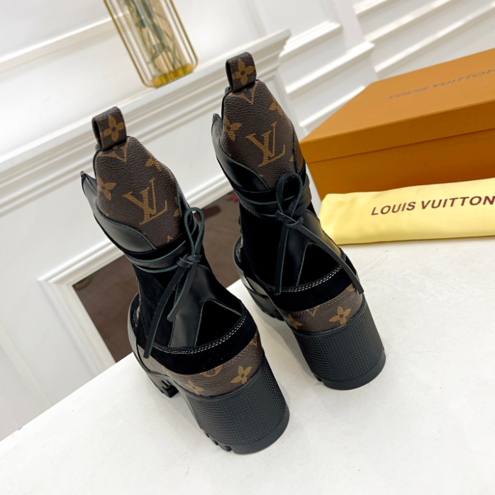 LV-Thick Soled Martin Boots