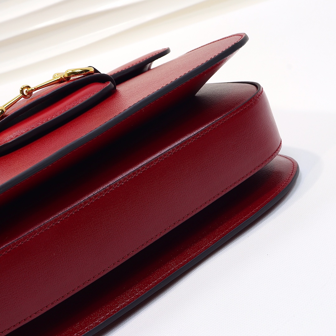 Gucci-Horsebit 1955 Saddle Bag in Red