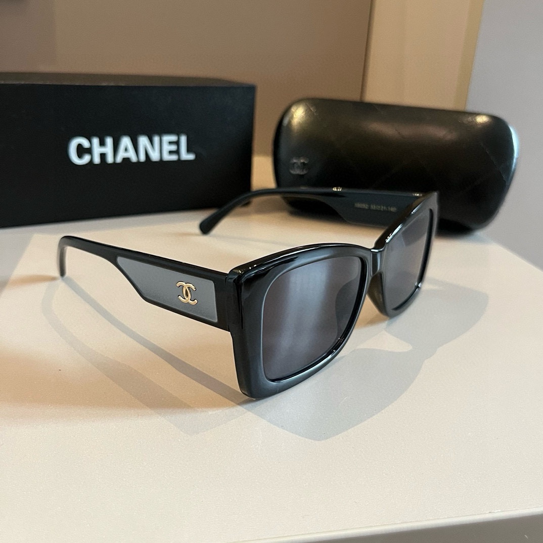 Chanel-socialite style Sunglasses