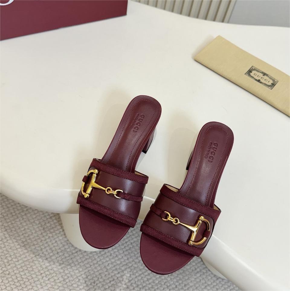 Gucci-Latest D-shaped light gold horse buckle sandals