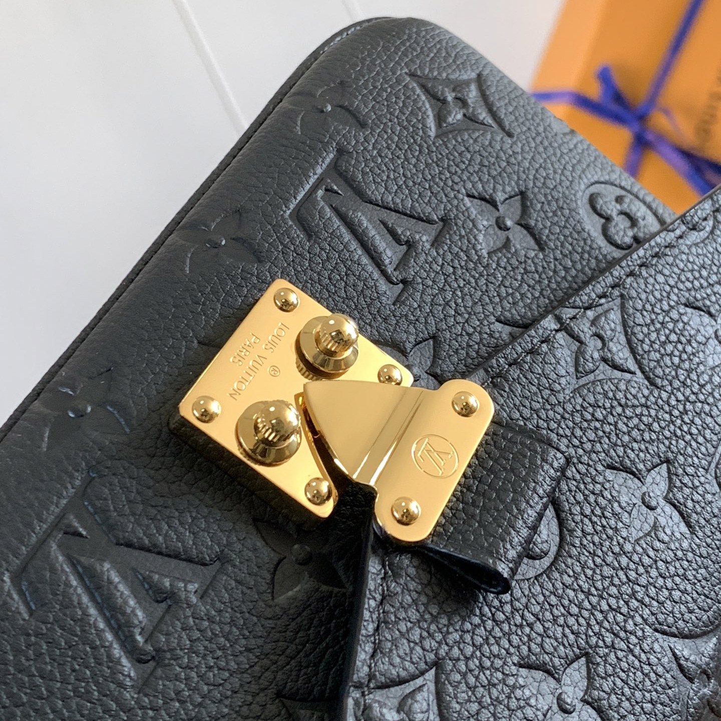 LV - Pochette Metis East - West Embossed Soft Grain Leather Handbag Crossbody Shoulder Bag