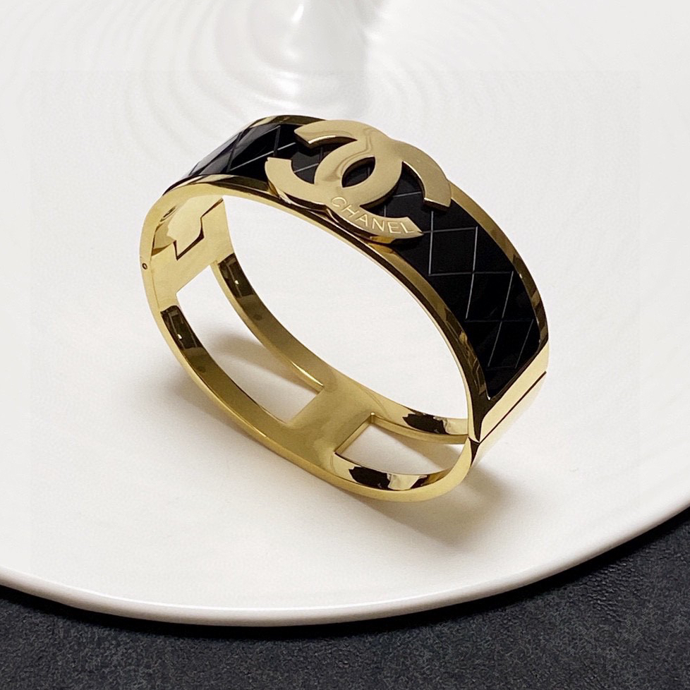 CHANEL - Wide Diamond Grid Bracelet