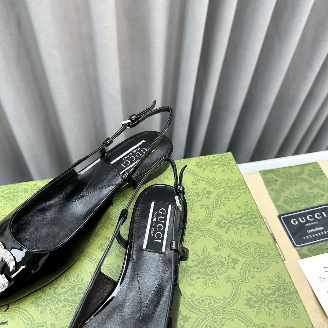 GUCCI-Crystal Diamond Double G Buckle