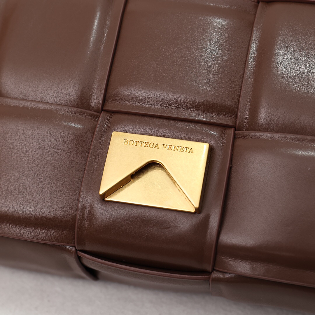 BV-Padded cassette chain pillow bag