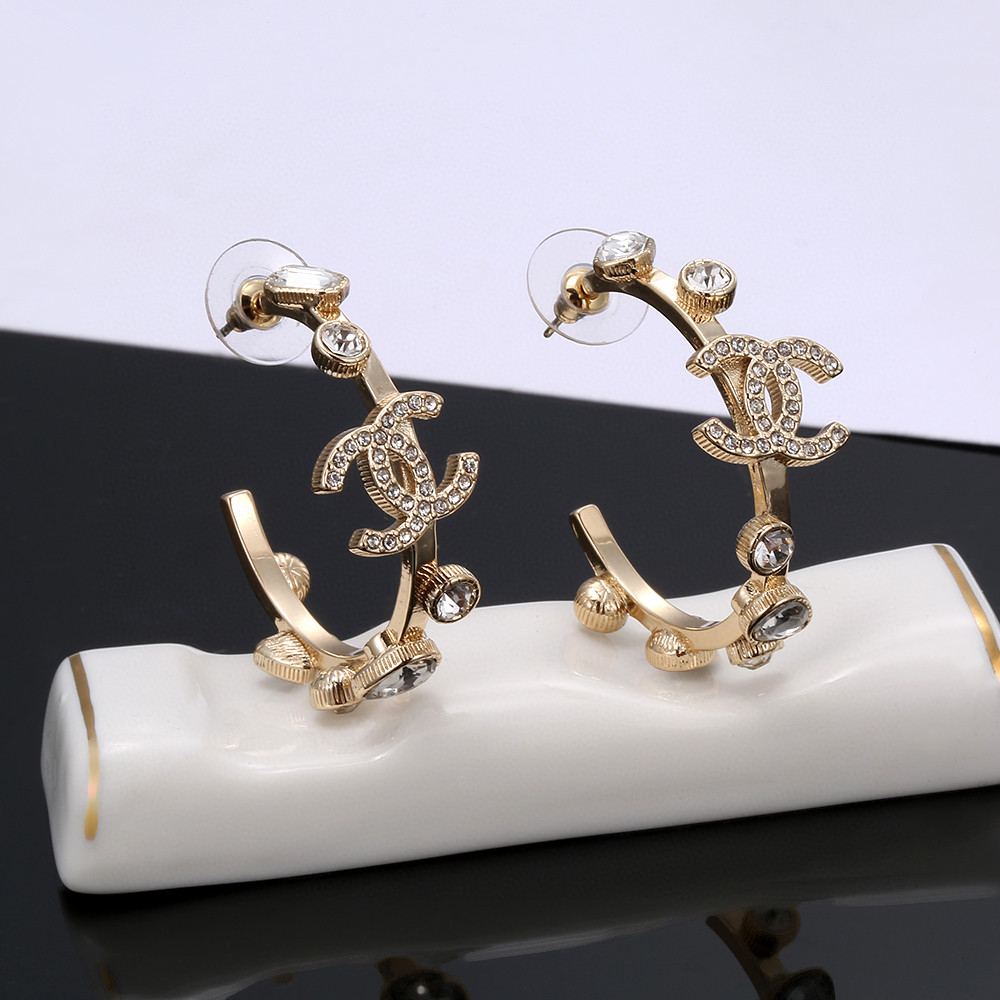 Chanel-Weaving irregular square diamond earrings