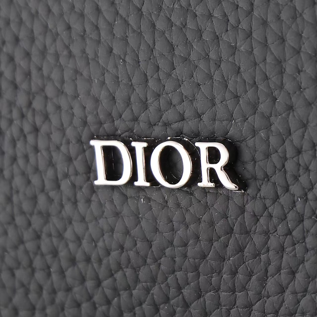 Dior-saddle