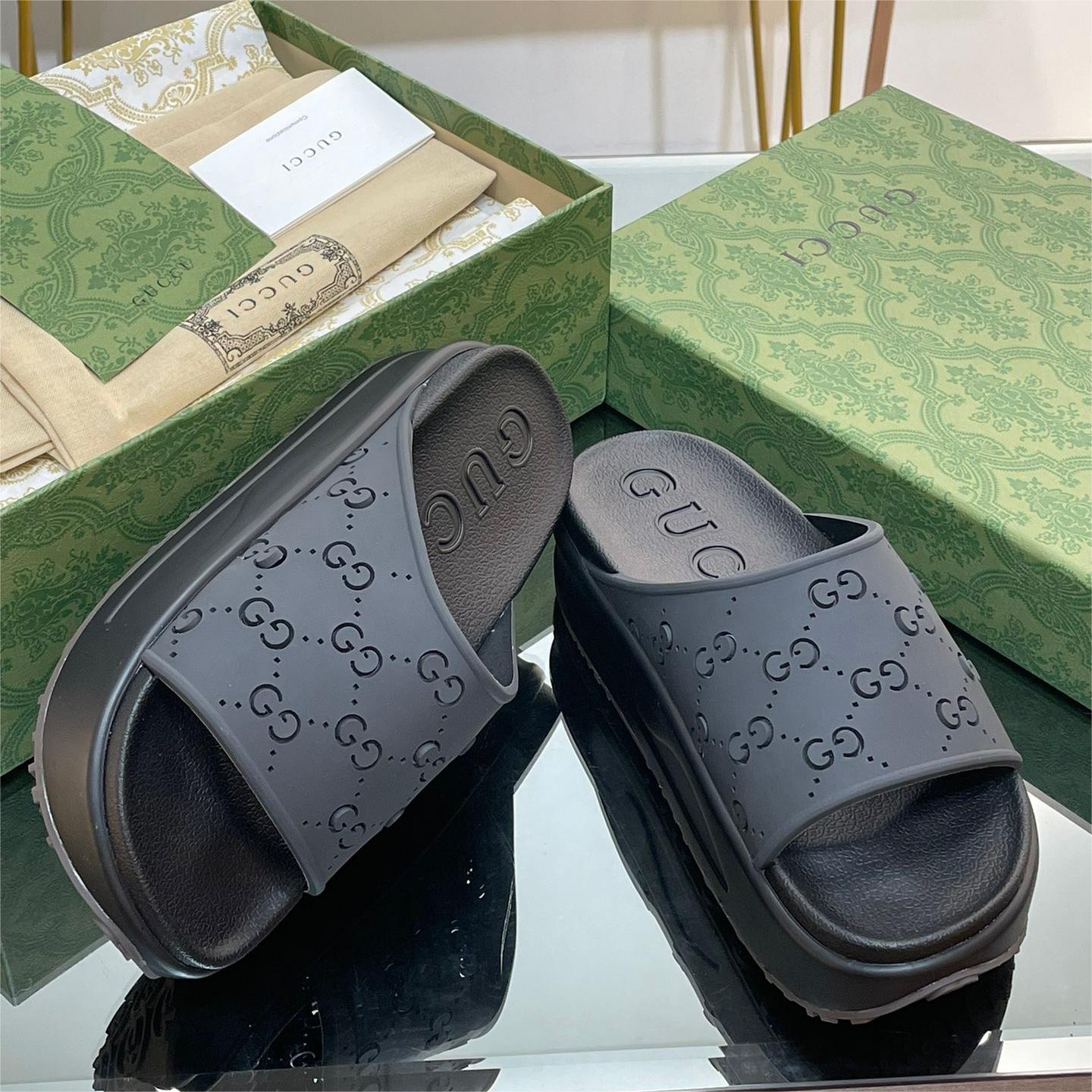 GUCCI-Hollow carved cloud beach lazy sandals