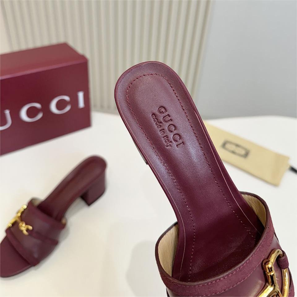 Gucci-Latest D-shaped light gold horse buckle sandals