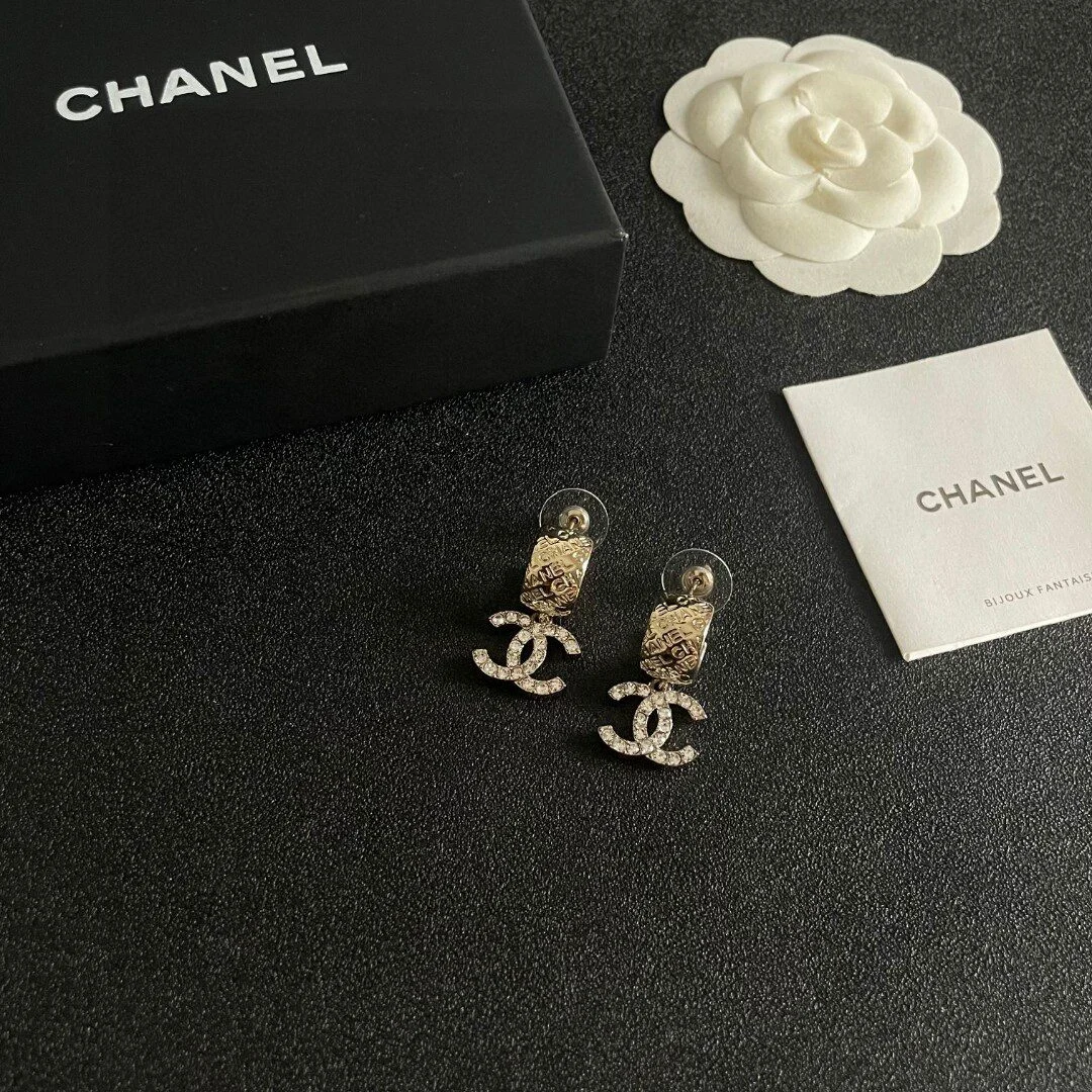Chanel - Moonlight Gilt