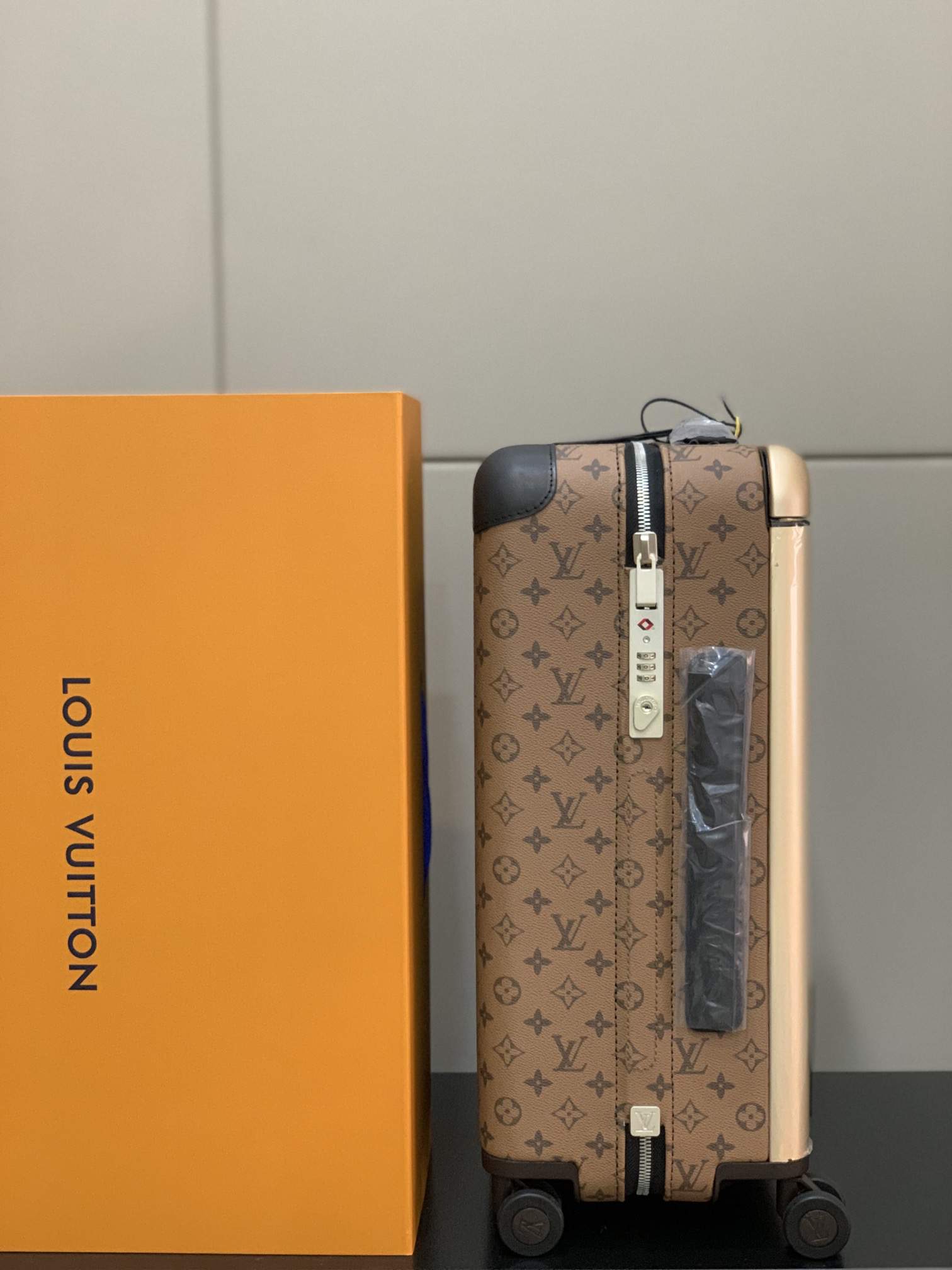 LV-Horizon 20 Inch 4-Wheel Boarding Case | Carry-on Luggage