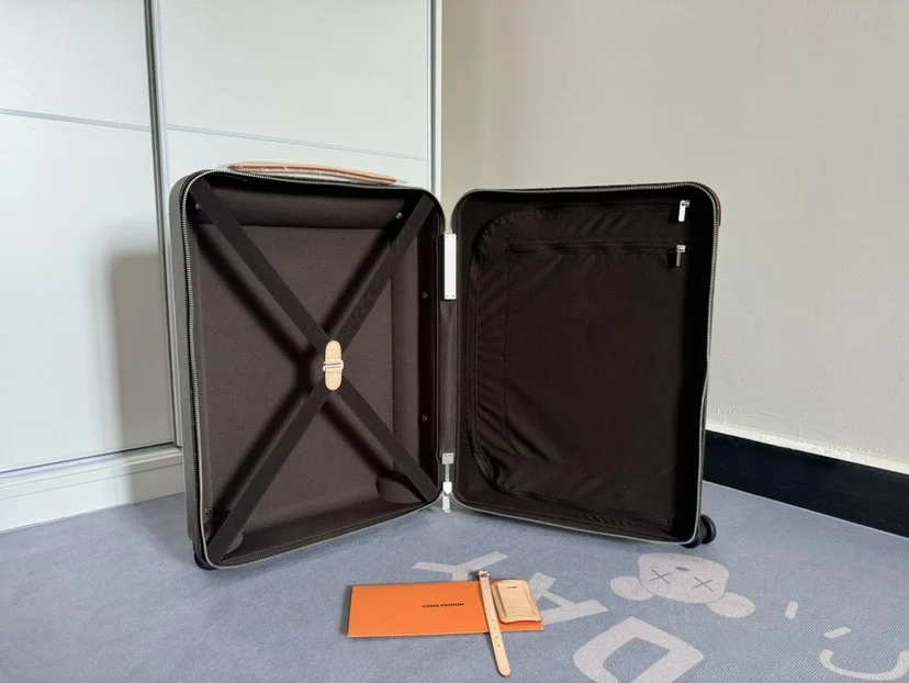 LV x HORIZON Four-Wheel Trolley Case
