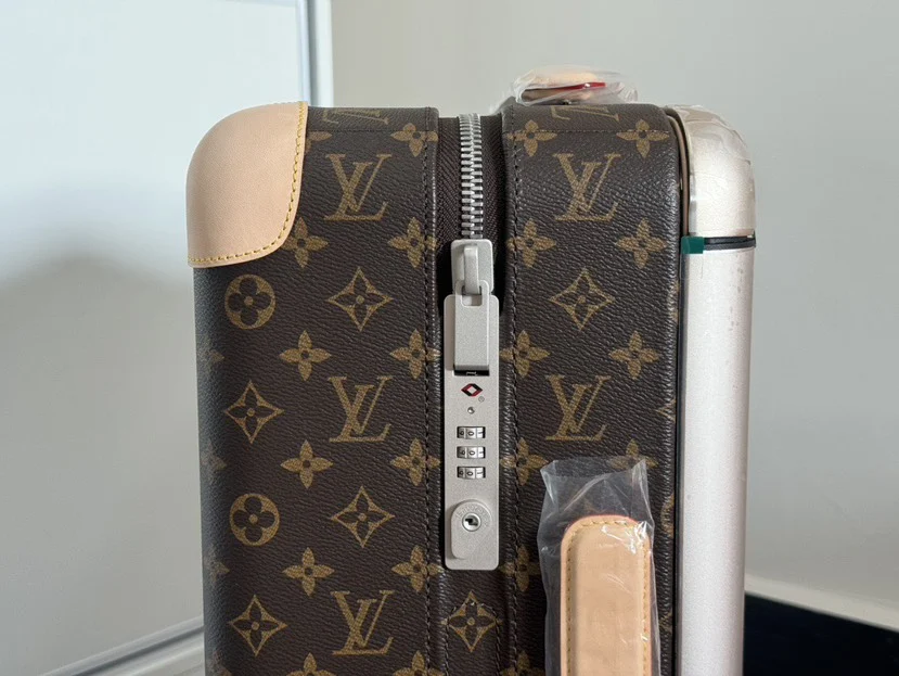 LV x HORIZON Four-Wheel Trolley Case