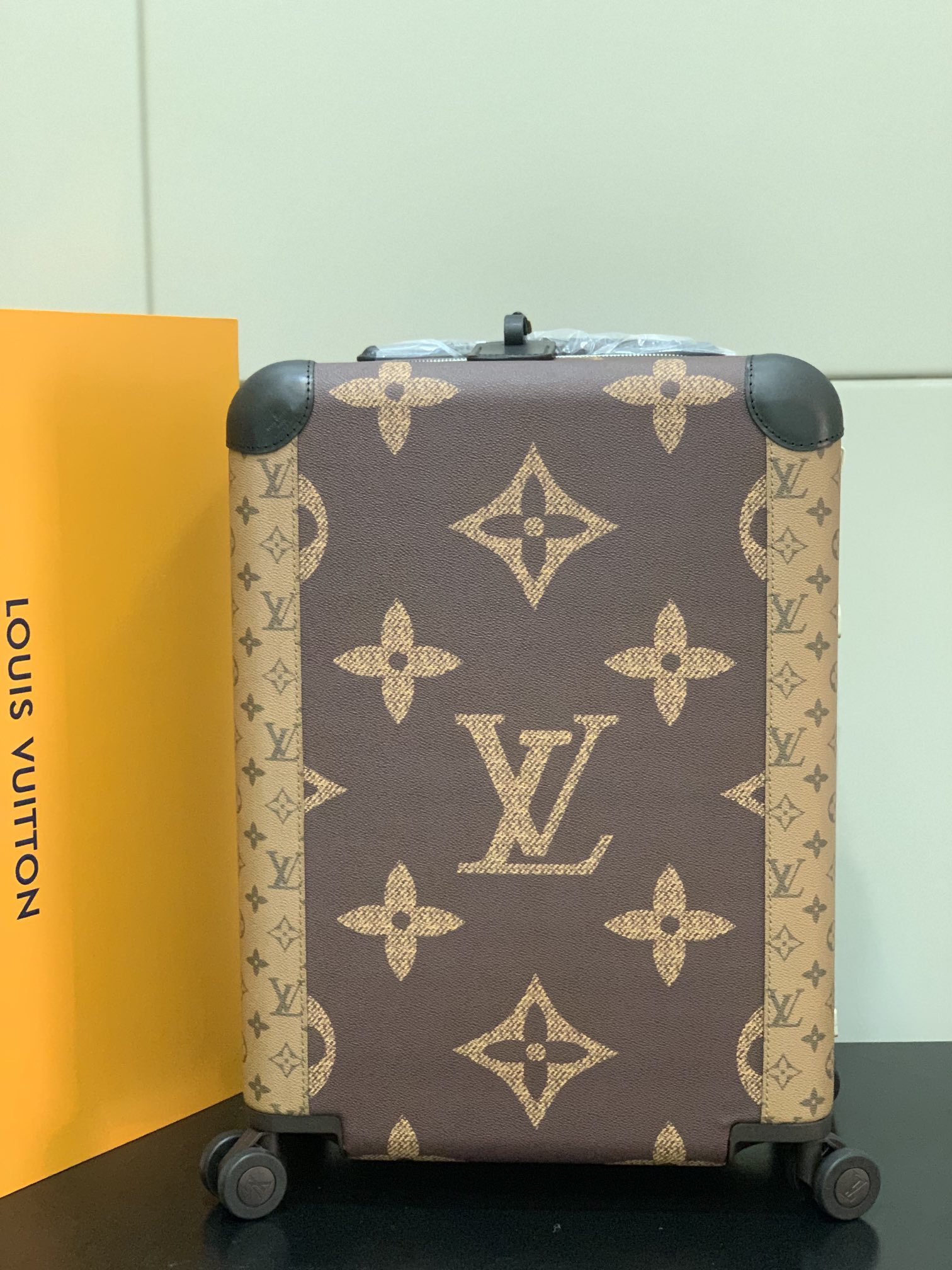LV-Horizon 20 Inch 4-Wheel Boarding Case | Carry-on Luggage