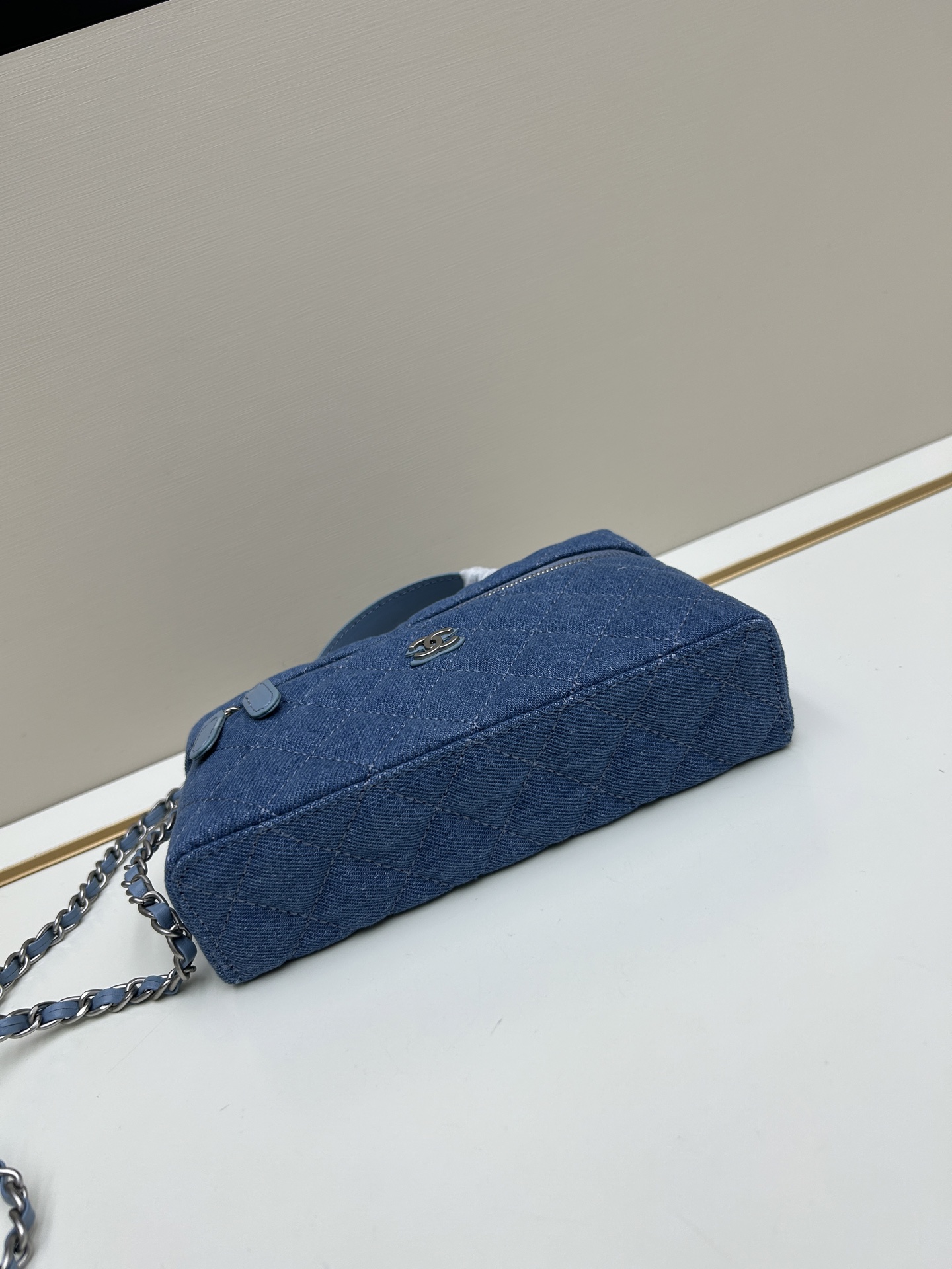 Chanel 25C LP Lunch Box Bag - Light Blue Leather