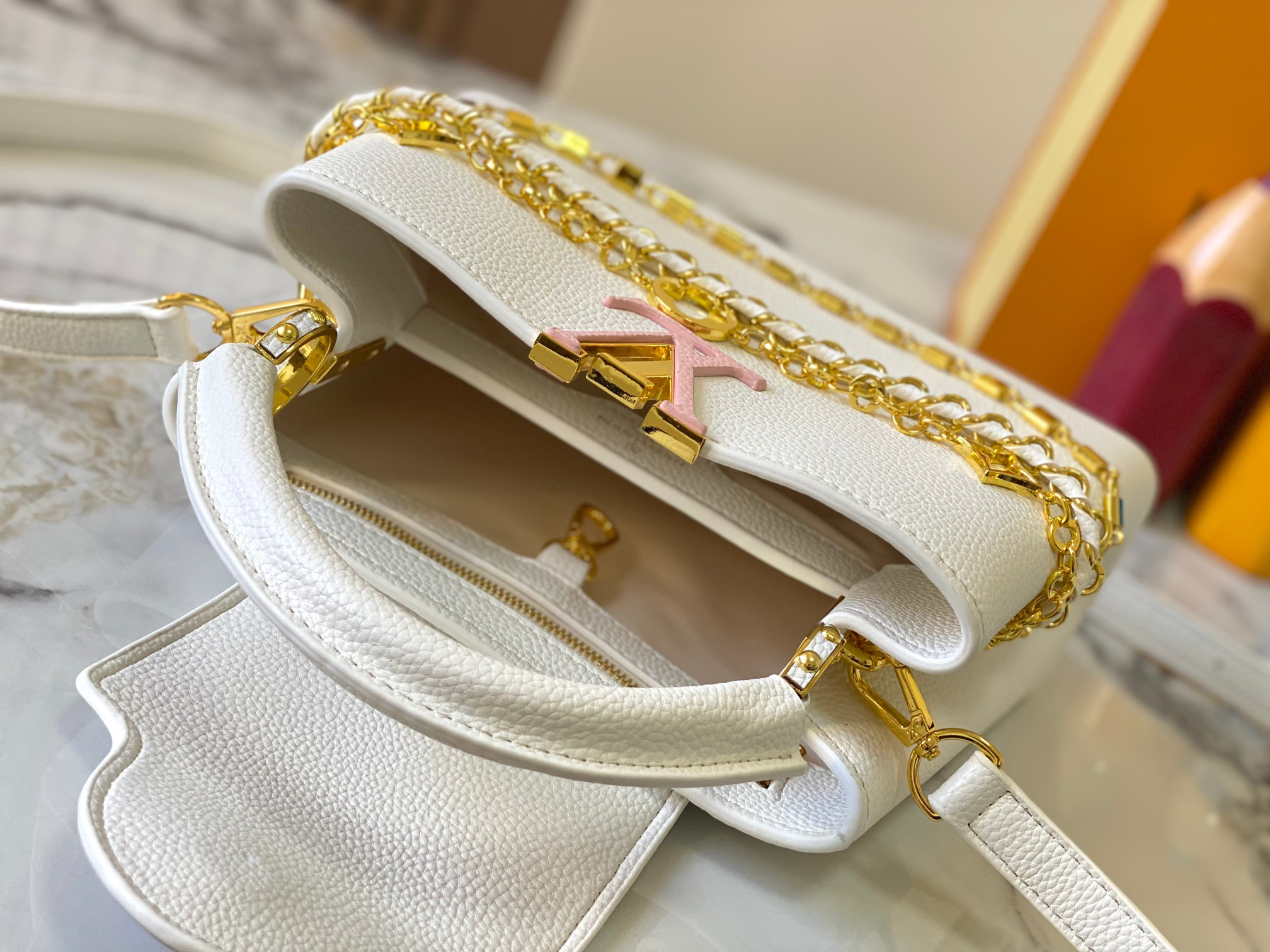 LOUIS VUITTON - LV Capucines BB Leather Shoulder Crossbody Handbag White