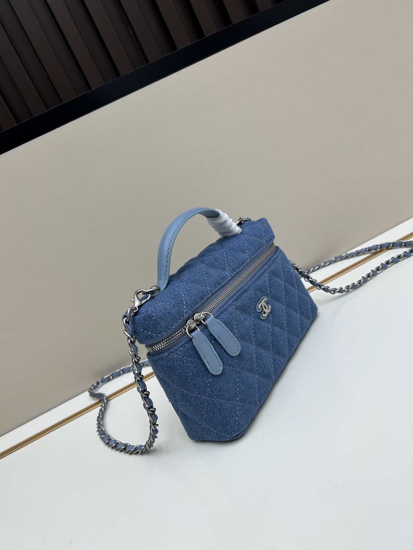 Chanel 25C LP Lunch Box Bag - Light Blue Leather